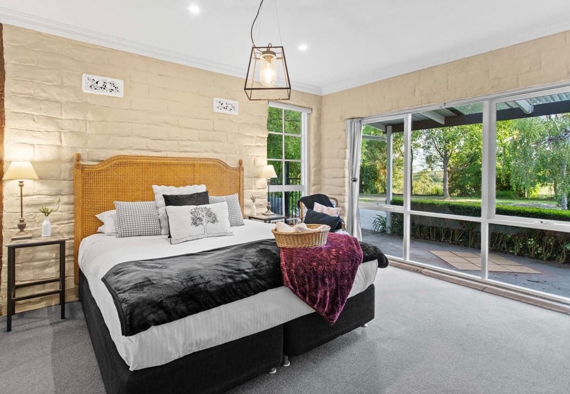 Farm Stay at Stunning location with Mountain views stateforest 5 min away, Neerim South, VIC (photo 10)
