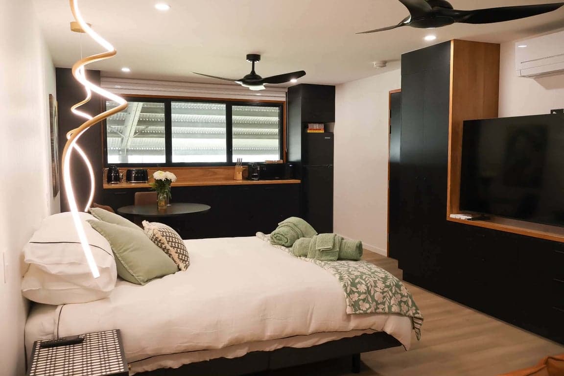 Luxe Oceanfront Equestrian FarmStay, Booral, QLD (photo 6)