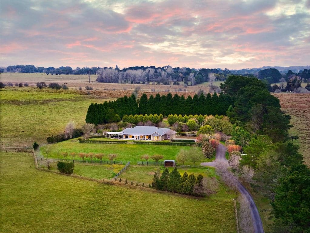 Farm Stay at Airbnb with sweeping views & horse paddocks, Sutton Forest, NSW (photo 1)