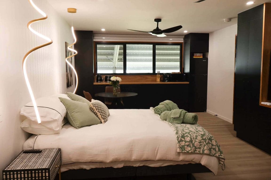 Luxe Oceanfront Equestrian FarmStay, Booral, QLD (photo 5)