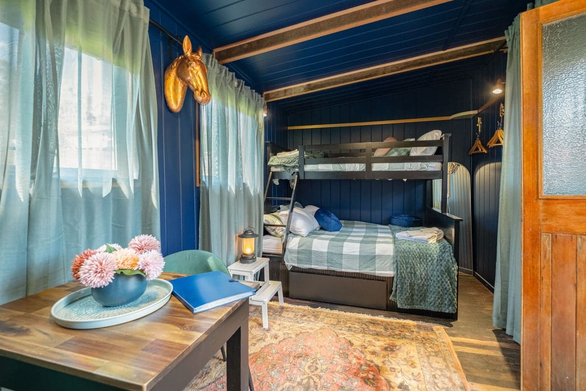 Thumbnail 5 of Your bed & your horses mtr apart.  No roughing it.