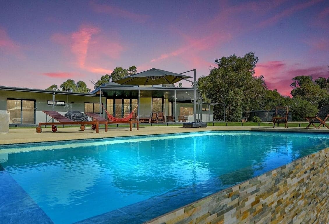 Photo of Luxury Horse Retreat 🐎 | Group Getaway for 16