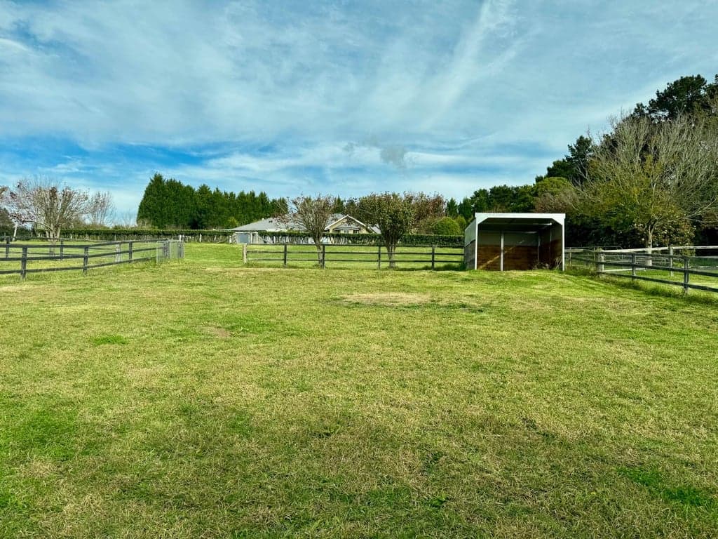 Farm Stay at Airbnb with sweeping views & horse paddocks, Sutton Forest, NSW (photo 4)