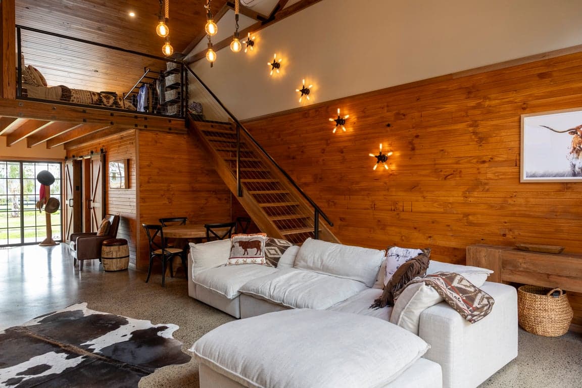 Thumbnail 2 of The Loft at Kingswood Ranch, Luxury Tamworth Getaway.