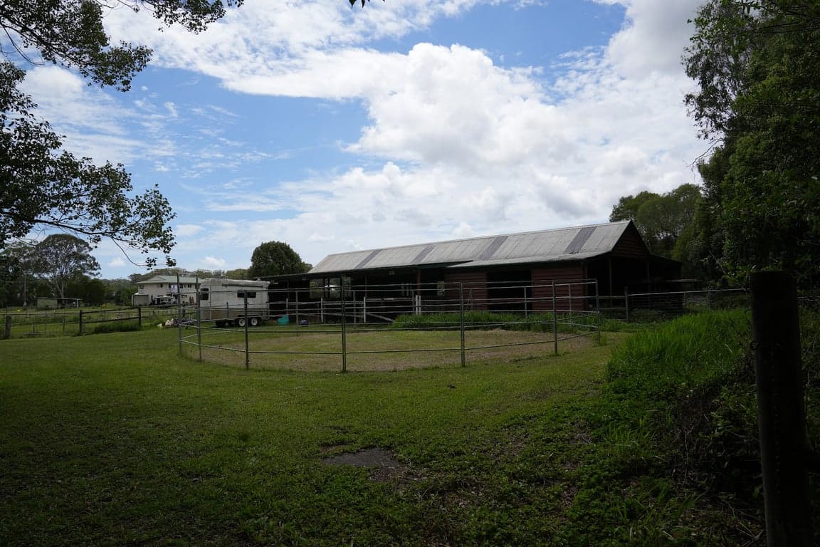 Horse Agistment at Farleigh Farms: Overnight Stabling for Travellers, Forest Glen, QLD (photo 4)