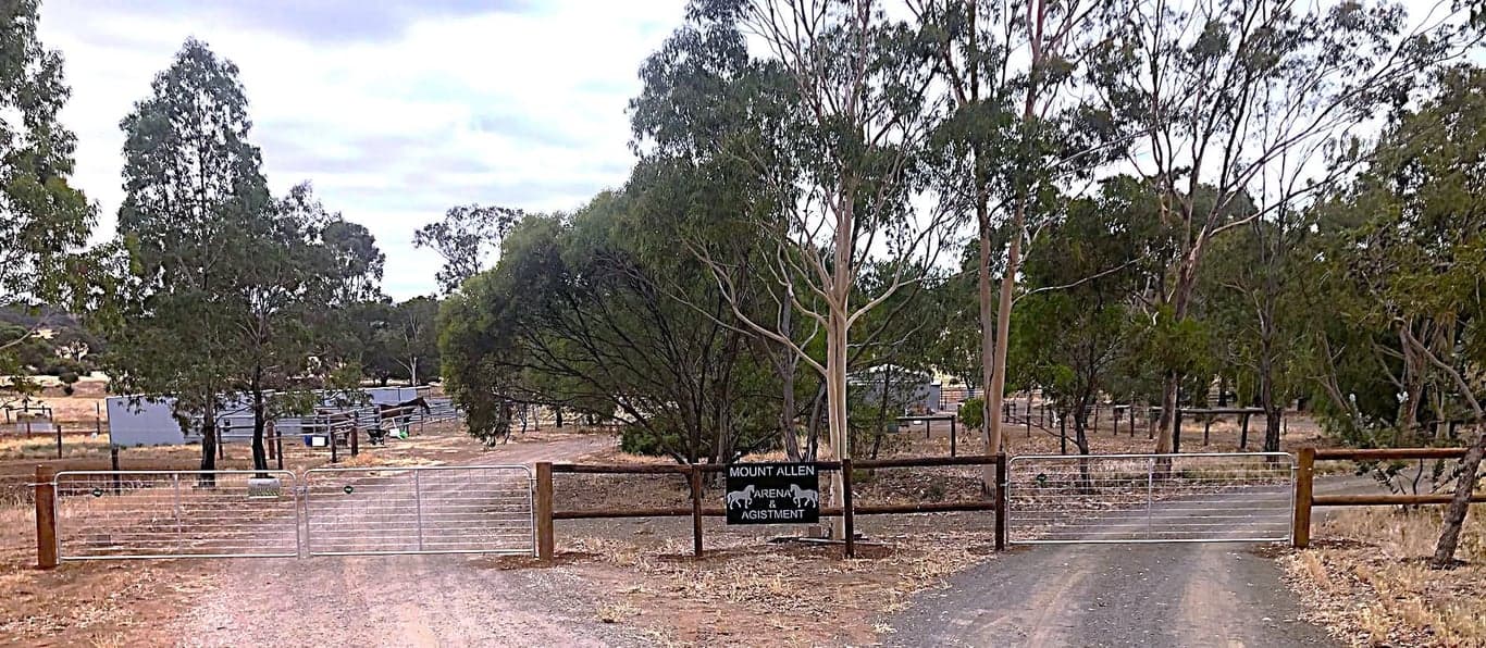 Photo of Overnight and short stays for you and your horse.